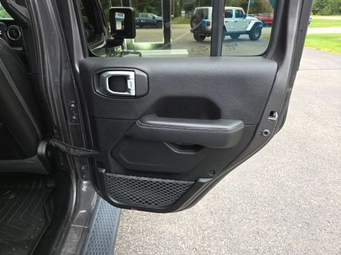 Used 2020 Jeep Wrangler Unlimited Sahara w/ Dual Top Group AWD/4WD image 48