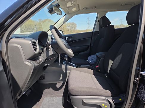 New 2026 Hyundai Venue SE image 5