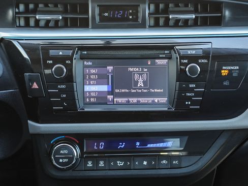 Used 2014 Toyota Corolla LE FWD image 14