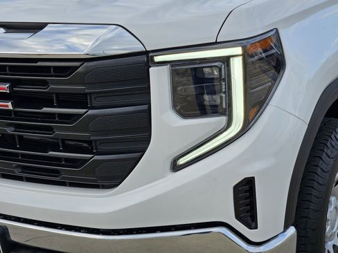 Used 2024 GMC Sierra 1500 Pro w/ Pro Value Package image 10