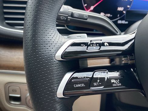 Certified 2025 Mercedes-Benz GLS 450 4MATIC image 29