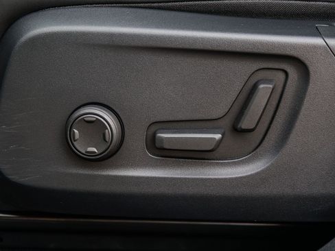 Used 2023 Volvo C40 P8 Recharge Ultimate image 24