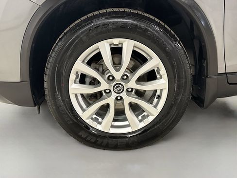 Used 2020 Nissan Rogue S w/ Special Edition Package image 38