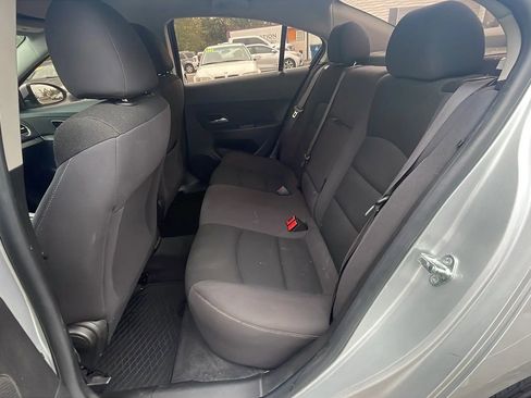 Used 2016 Chevrolet Cruze LT image 18