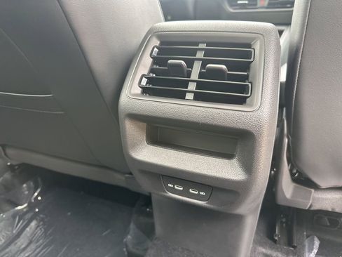 New 2026 Volkswagen Tiguan SE AWD/4WD image 19