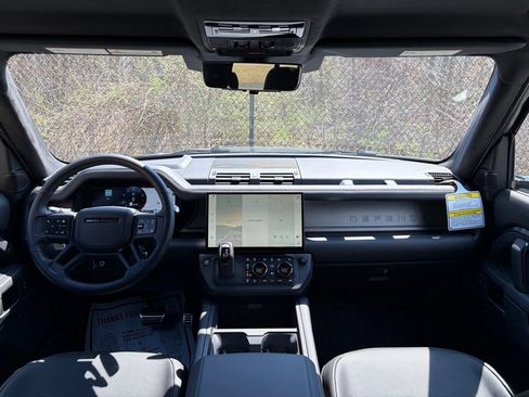 New 2026 Land Rover Defender 110 AWD/4WD image 18