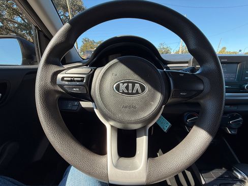 Used 2018 Kia Rio LX image 18
