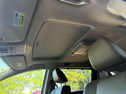 Used 2015 Honda Odyssey Touring image 9