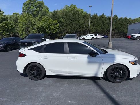 Used 2025 Honda Civic Sport image 4