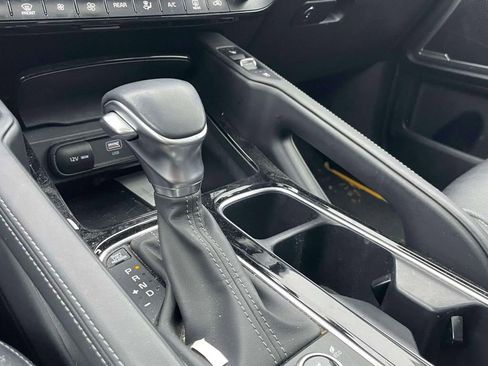 Used 2023 Kia Telluride EX w/ EX Captain's Chair Package image 27