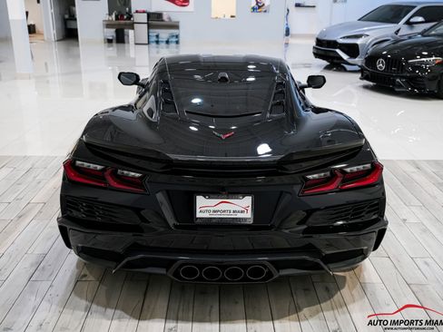 Used 2025 Chevrolet Corvette Z06 RWD image 19