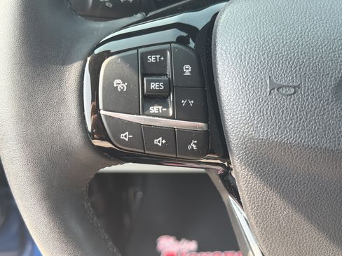 Certified 2023 Ford Escape SE w/ PHEV Premium Package FWD image 18