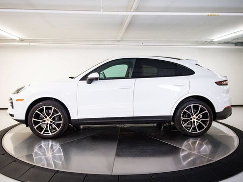 Certified 2023 Porsche Cayenne Platinum Edition AWD/4WD image 2