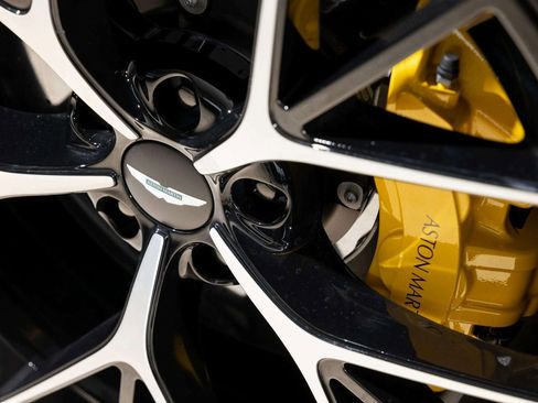 New 2026 Aston Martin DBX 707 image 10