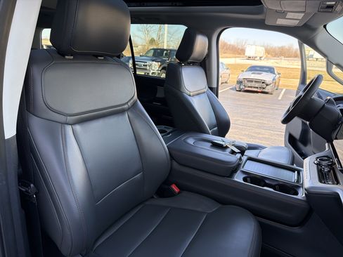 Certified 2025 Ford Expedition Active image 36