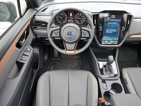 Used 2025 Subaru Forester Sport image 10