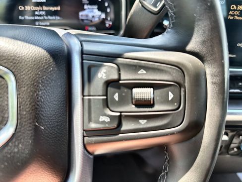 Used 2025 GMC Sierra 1500 SLT AWD/4WD image 21