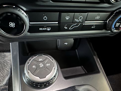 Used 2025 Ford Bronco 4-Door image 47