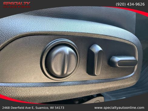 Used 2018 Chevrolet Traverse LT image 44