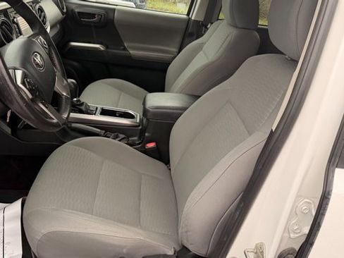 Used 2018 Toyota Tacoma SR5 image 16