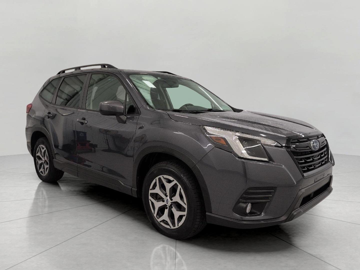 Used 2023 Subaru Forester Premium AWD/4WD image 30
