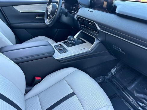 Certified 2024 MAZDA CX-90 Plug-In Hybrid w/ Preferred AWD/4WD image 23