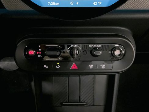 Certified 2025 MINI Cooper S image 34