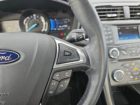 Used 2018 Ford Fusion SE image 21