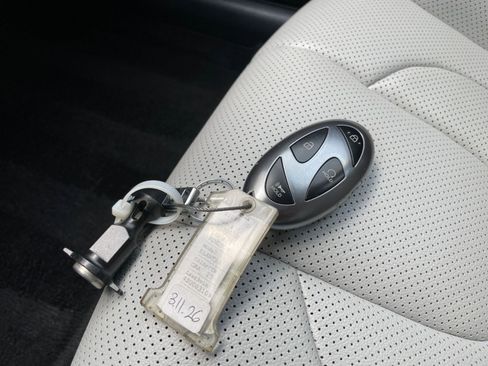 Used 2025 Hyundai Elantra Limited image 21