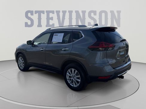 Used 2019 Nissan Rogue SV AWD/4WD image 3