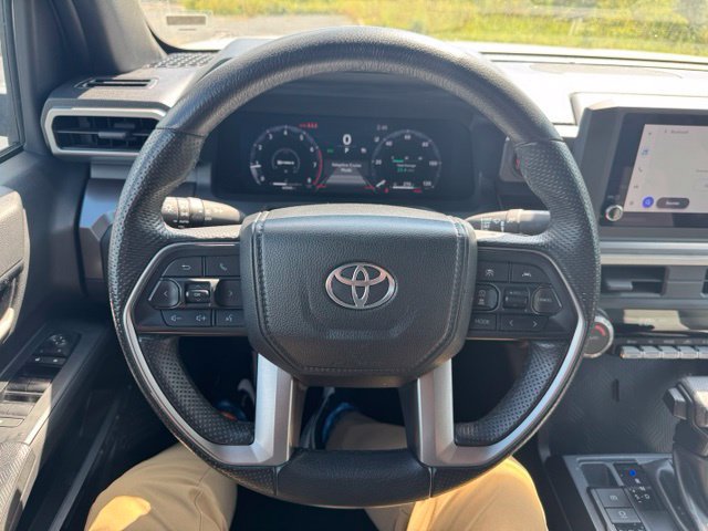 Used 2024 Toyota Tacoma TRD Off-Road AWD/4WD image 18