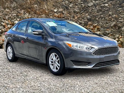 Used 2016 Ford Focus SE image 9