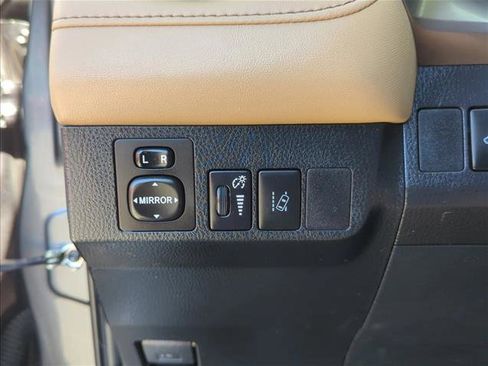 Used 2018 Toyota RAV4 XLE image 22