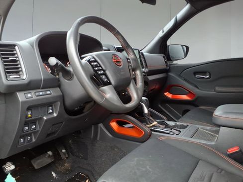 Used 2023 Nissan Frontier PRO-4X w/ Pro Convenience Package image 9