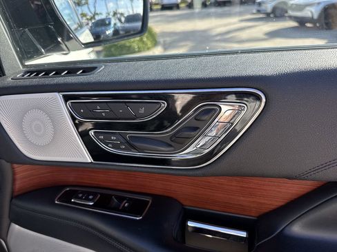 Used 2020 Lincoln Navigator L Reserve w/ Luxury Package AWD/4WD image 45