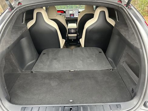 Used 2023 Tesla Model X image 19