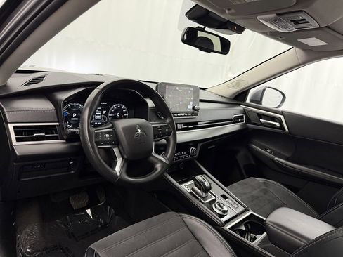 Used 2024 Mitsubishi Outlander SE Black Edition AWD/4WD image 8