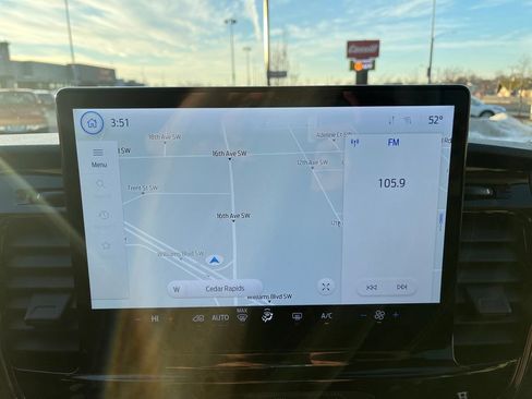 Used 2023 Ford Transit 350 XLT image 27