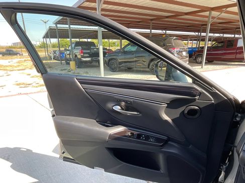 Used 2019 Lexus ES 350 w/ Accessory Package 2 FWD image 34