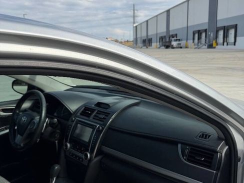 Used 2013 Toyota Camry SE image 8