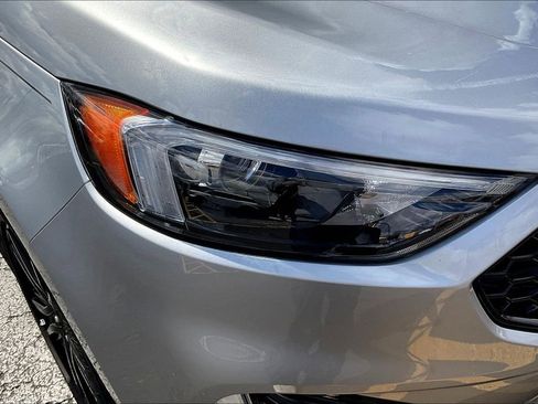 Used 2023 Ford Edge ST-Line w/ Class II Trailer Tow Package AWD/4WD image 26
