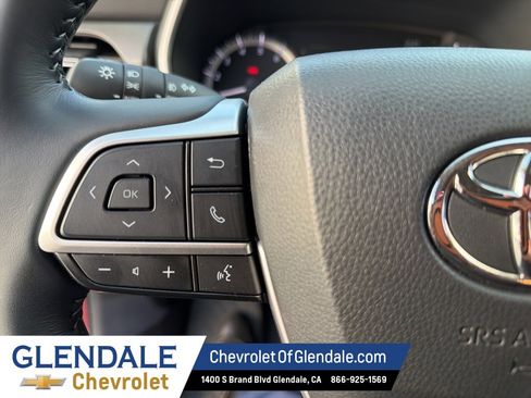 Used 2023 Toyota Highlander XLE image 13