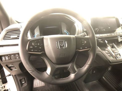 Used 2023 Honda Odyssey Sport image 18