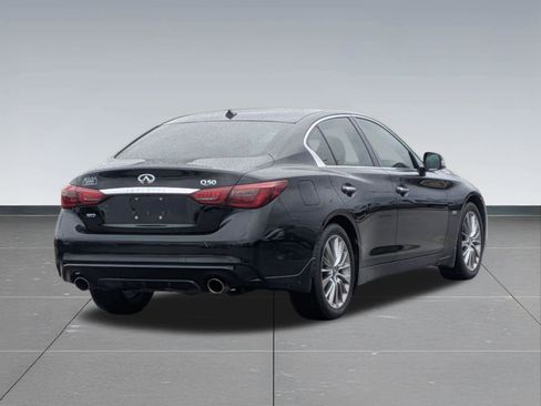 Used 2018 INFINITI Q50 Luxe w/ Essential Package (3.0T Luxe) AWD/4WD image 6