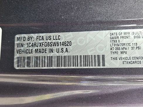 Certified 2025 Jeep Wrangler Unlimited Rubicon AWD/4WD image 28