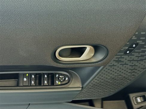 Certified 2025 MINI Cooper S image 18