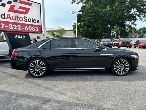 Used 2019 Lincoln Continental Reserve AWD/4WD image 2
