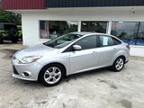 Used 2014 Ford Focus SE w/ SE Winter Package image 3