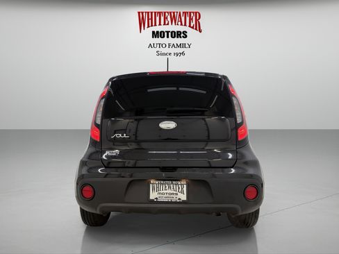 Used 2017 Kia Soul FWD image 4