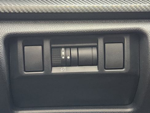 Used 2024 Subaru Crosstrek 2.0i Premium image 22